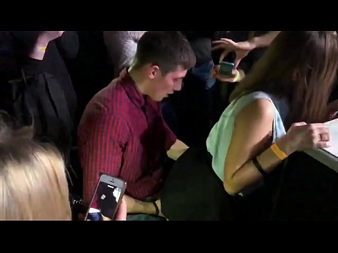 ❤️ Echte seks yn in Russyske nachtclub. 18-jierrich Russysk famke yn 'e anus en fagina neukt yn in nachtclub Just porno op fy.sex78.ru
