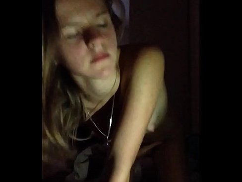 ❤️ In famke masturbeart en komt Just porno op fy.sex78.ru